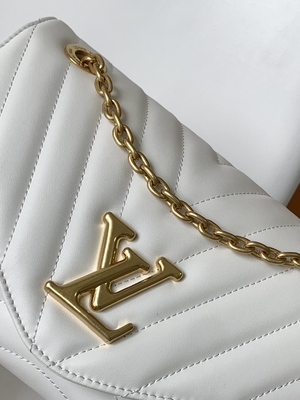 LV Preloved ब्रांडेड बैग M58549 न्यू वेव चेन बैग